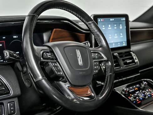 Used 2021 Lincoln Navigator Reserve image 22