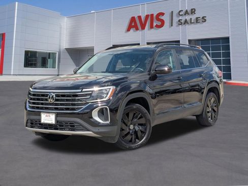 Used 2025 Volkswagen Atlas SE FWD image 1