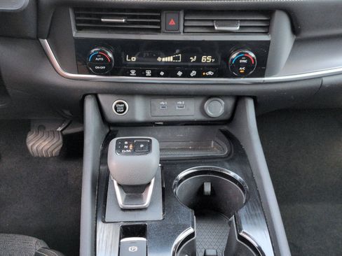 Used 2023 Nissan Rogue SV AWD/4WD image 25