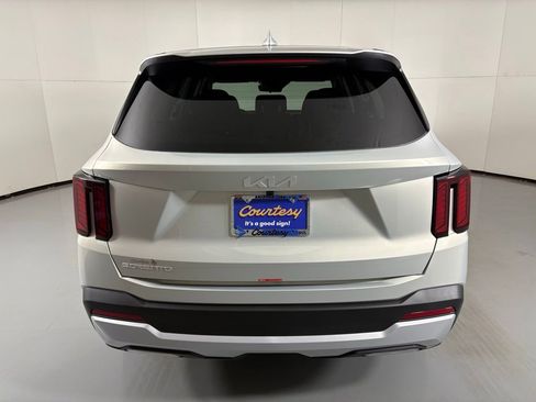 New 2026 Kia Sorento LX image 7