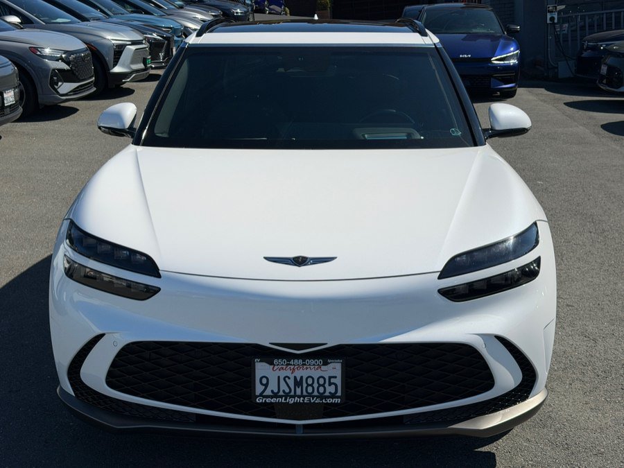 Used 2024 Genesis GV60 RWD image 2