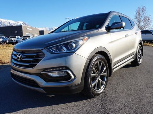 Used 2018 Hyundai Santa Fe Sport w/ Cargo Package image 4