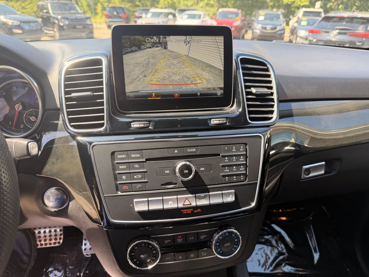 Used 2019 Mercedes-Benz GLE 400 4MATIC w/ Premium 1 Package image 32