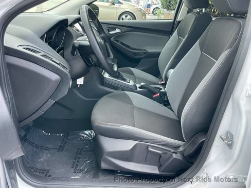 Used 2014 Ford Focus SE FWD image 9