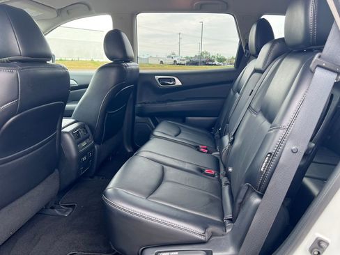 Used 2020 Nissan Pathfinder SL w/ Cargo Package AWD/4WD image 4