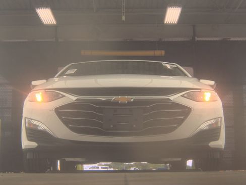 Used 2024 Chevrolet Malibu LS image 3