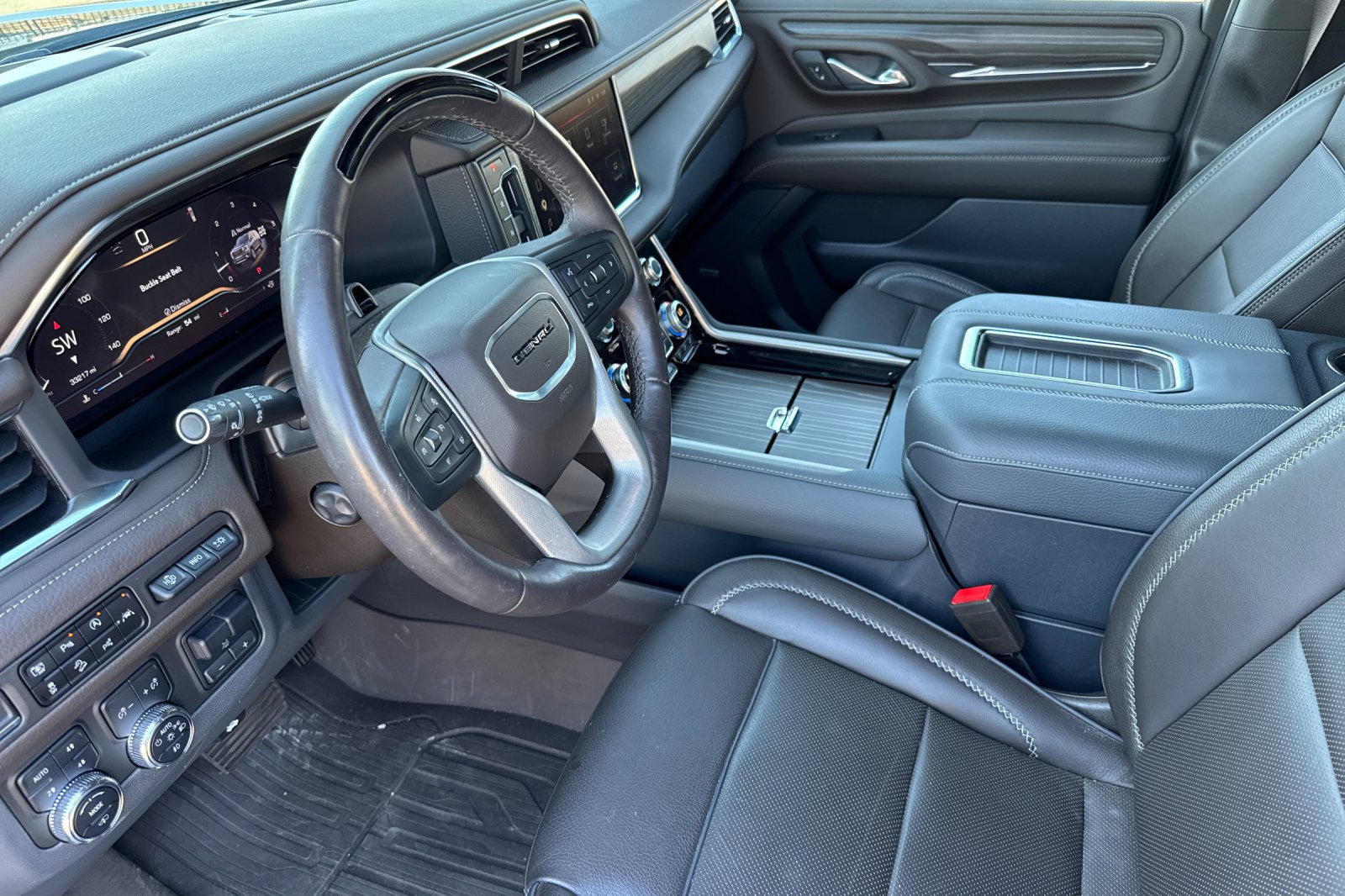 Used 2023 GMC Yukon Denali w/ Denali Reserve Package AWD/4WD image 10