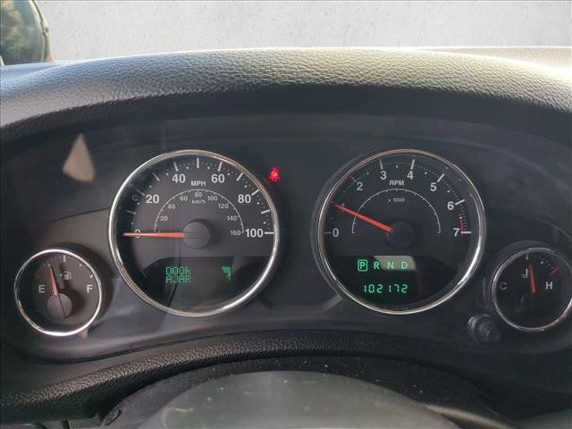 Used 2013 Jeep Wrangler Unlimited Rubicon w/ Connectivity Group AWD/4WD image 10