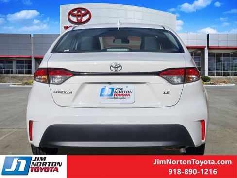 Used 2025 Toyota Corolla LE image 6