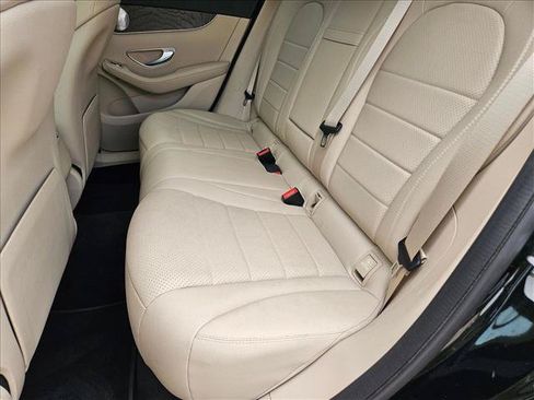 Used 2019 Mercedes-Benz GLC 300 4MATIC image 17