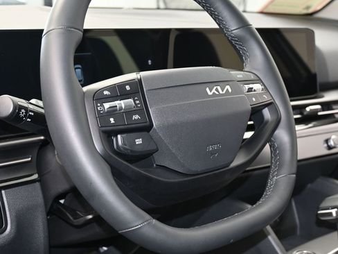Used 2026 Kia Sportage EX w/ EX Panorama Roof Package FWD image 17
