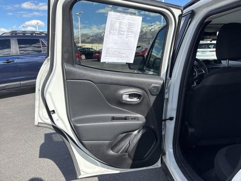 Used 2023 Jeep Renegade Latitude w/ Sun/Sound Group image 21