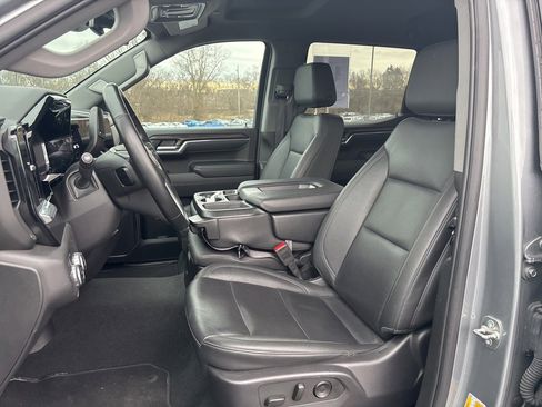 Used 2025 GMC Sierra 1500 SLT image 6