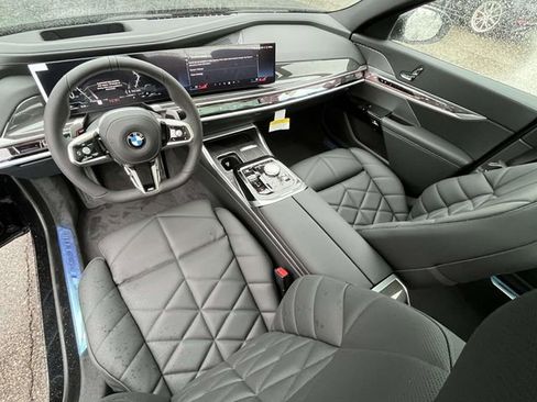 New 2026 BMW 740i xDrive w/ Premium Package AWD/4WD image 8