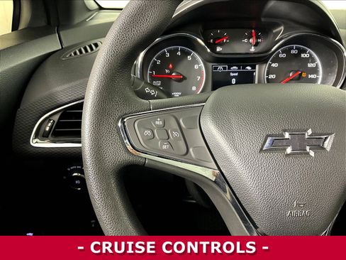 Used 2019 Chevrolet Cruze LT w/ Convenience Package FWD image 11