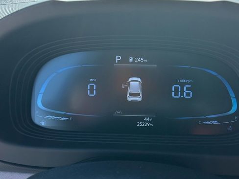 Used 2023 Hyundai Venue SEL image 7