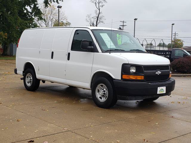 Used 2017 Chevrolet Express 2500 RWD image 3
