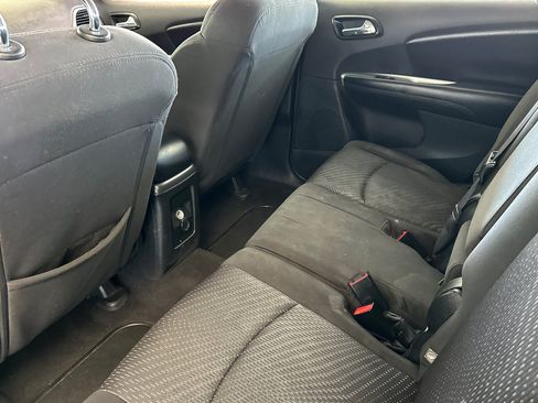 Used 2015 Dodge Journey American Value Package w/ Flexible Seating Group FWD image 12