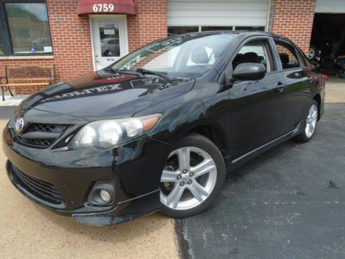 Used 2013 Toyota Corolla S w/ Premium Pkg FWD image 4