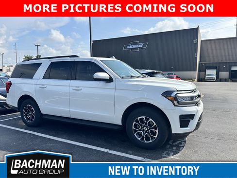 Used 2024 Ford Expedition Max XLT AWD/4WD image 2