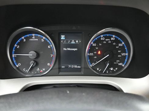 Used 2016 Toyota RAV4 XLE FWD image 4