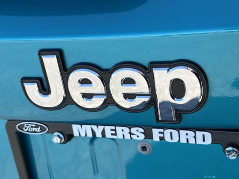 Used 2021 Jeep Renegade Limited image 9