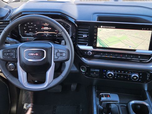 Used 2025 GMC Sierra 1500 SLT image 34