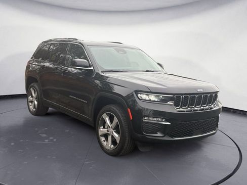 Used 2022 Jeep Grand Cherokee Limited image 6