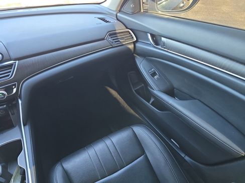 Used 2021 Honda Accord EX-L image 11
