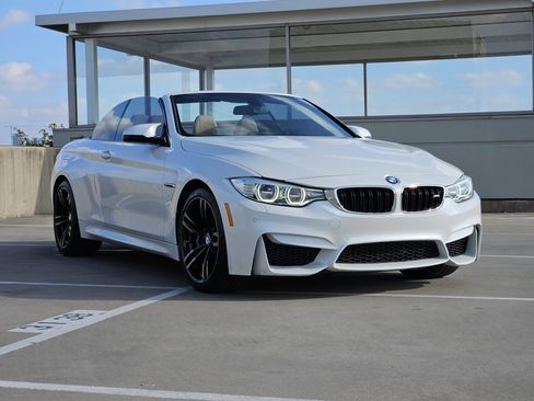 Used 2016 BMW M4 Convertible image 10
