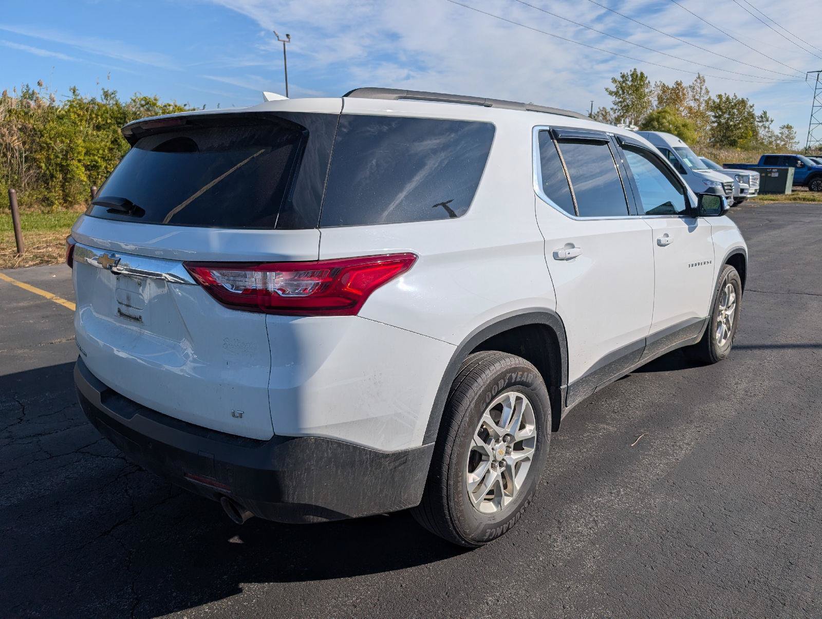 Used 2020 Chevrolet Traverse LT w/ Driver Confidence II Package AWD/4WD image 8