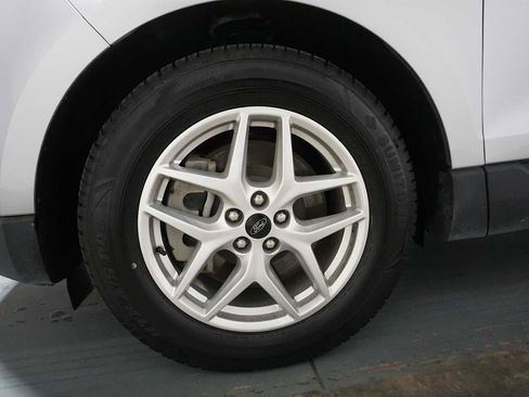 Used 2023 Ford Edge SEL image 11