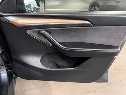 Used 2023 Tesla Model Y Long Range AWD/4WD image 11
