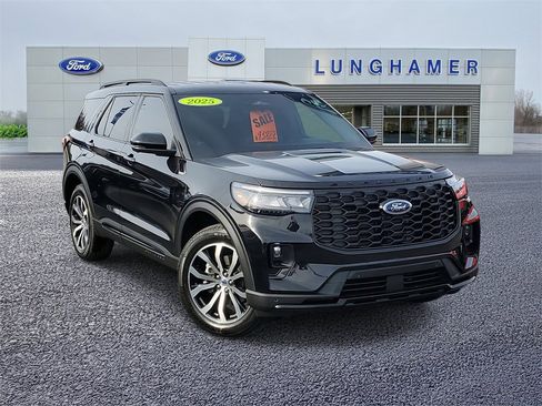 Used 2025 Ford Explorer ST-Line image 1