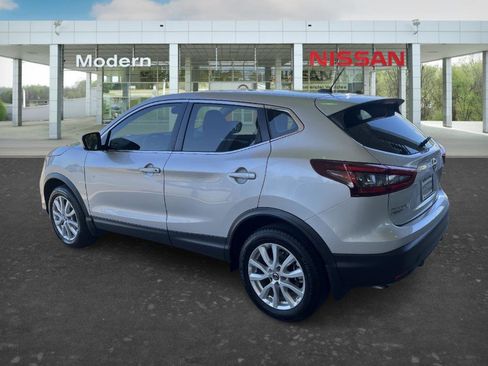 Certified 2022 Nissan Rogue Sport S image 3