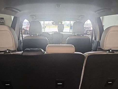 Used 2023 Ford Edge Titanium image 33