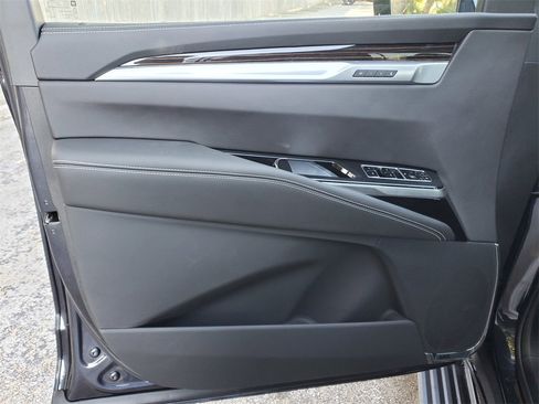 New 2026 Cadillac Escalade ESV Luxury w/ LPO, Radiant Package image 8