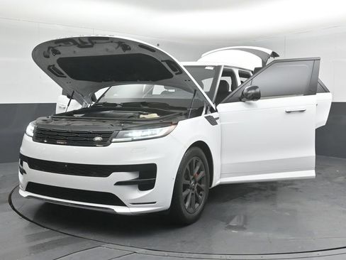Used 2024 Land Rover Range Rover Sport Dynamic SE image 49