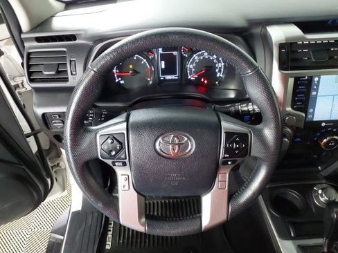 Used 2020 Toyota 4Runner SR5 Premium w/ Moonroof Package AWD/4WD image 26