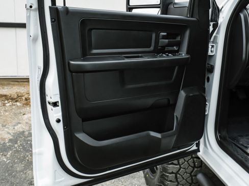 Used 2023 RAM 2500 Tradesman w/ Chrome Appearance Group AWD/4WD image 35