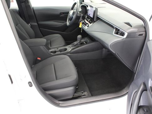 Used 2026 Toyota Corolla LE FWD image 34