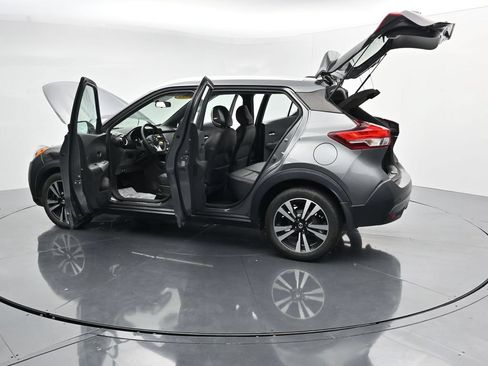 Used 2019 Nissan Kicks SR w/ SR Premium Package FWD image 42
