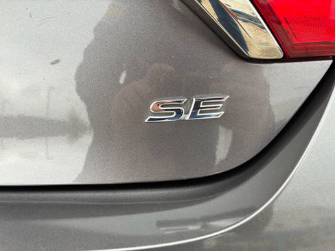 Used 2017 Toyota Camry SE image 26