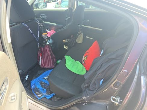 Used 2018 Honda HR-V EX image 10