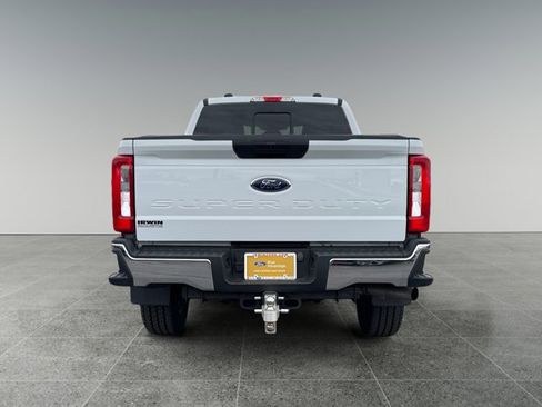 Used 2024 Ford F250 XLT w/ FX4 Off-Road Package AWD/4WD image 4