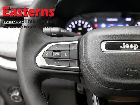 Used 2022 Jeep Compass Latitude w/ Sun and Sound Group AWD/4WD image 15