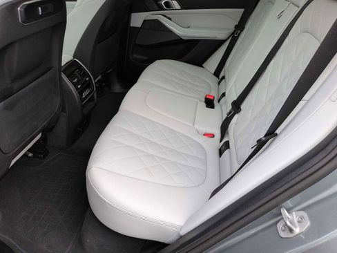 Used 2025 BMW X5 xDrive50e w/ Executive Package image 21