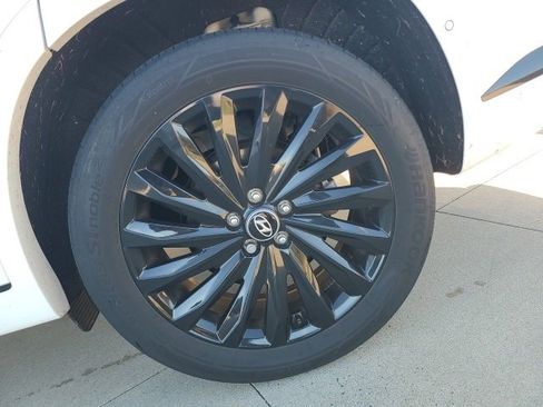 Used 2025 Hyundai Palisade Calligraphy image 11