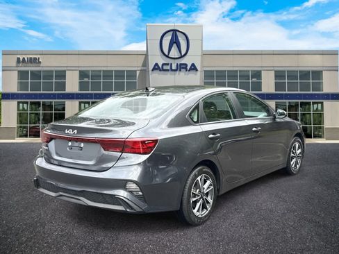 Used 2023 Kia Forte LXS w/ LXS Technology Package FWD image 5