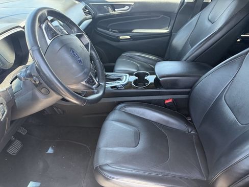 Used 2018 Ford Edge Titanium w/ Equipment Group 301A FWD image 7